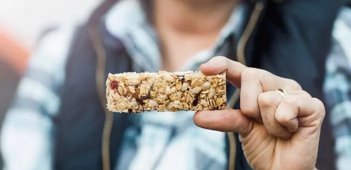 Fibras solúveis vs. Insolúveis na era dos alimentos ultraconcentrados