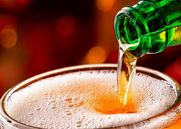 Cerveja criada por físico americano que fundou no Brasil a primeira micro cervejaria do país ganha medalha de ouro em concurso na Bélgica